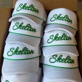 Personalisierte Baseball Caps mit Logo besticken