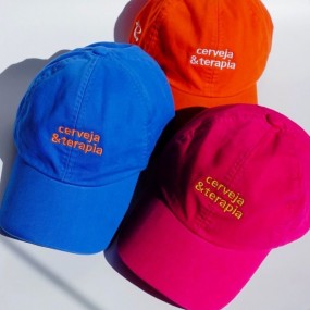Werbecaps besticken lassen – Caps mit eigenem Logo