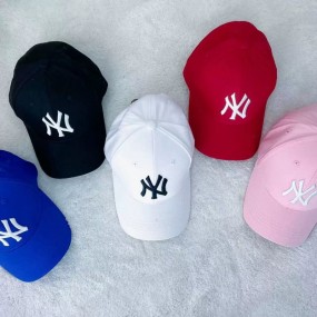 Caps besticken lassen – Professionelle Logo-Stickerei